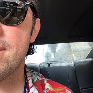 Meet your Posher, Lino